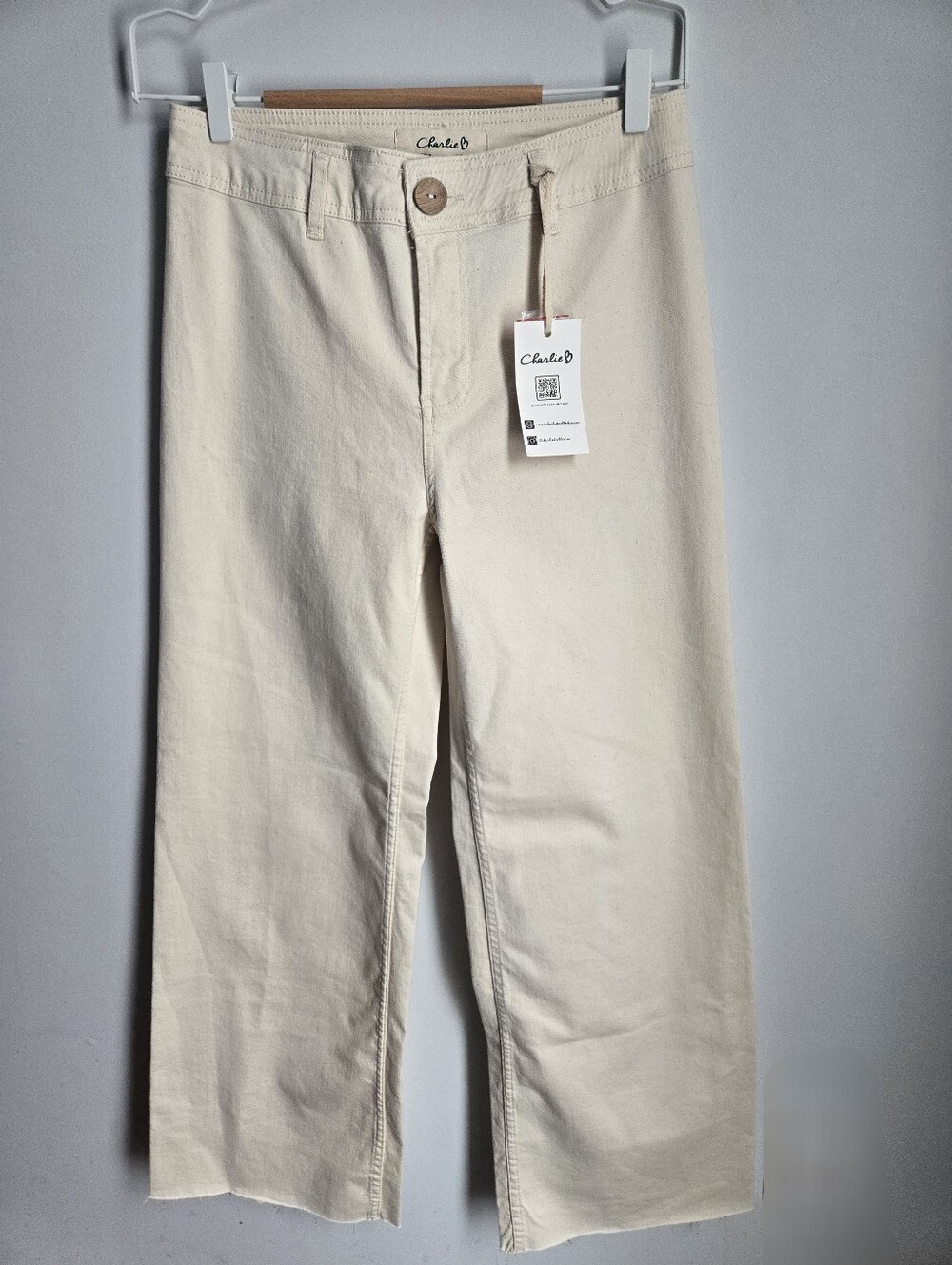 New CHARLIE B. Jeans Off-White Flare Leg Pants
